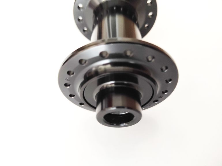 Used Formula CL-712 Front Hub 32H 12x100mm bike — image 5 of 11