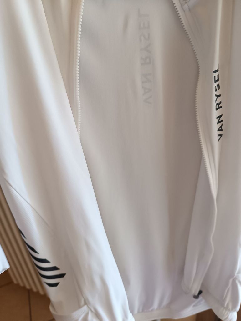 Použité Van Rysel Maglia Estiva Ciclismo 2026 bike — obrázek 2 z 4
