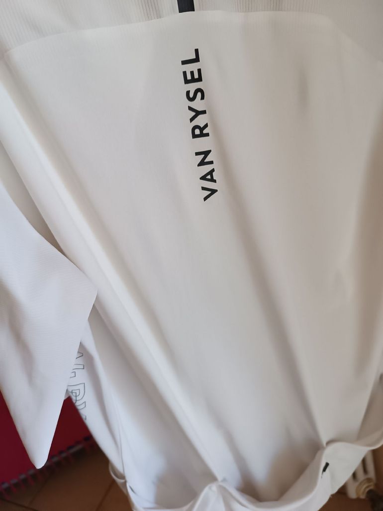 Použité Van Rysel Maglia Estiva Ciclismo 2026 bike — obrázek 1 z 4