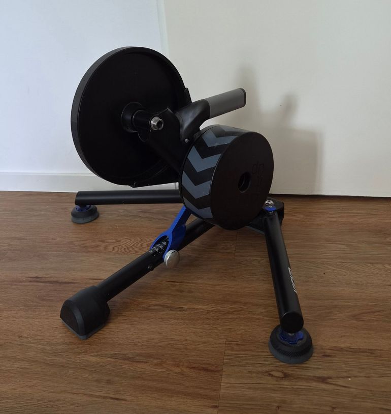 Used Wahoo KICKR v6 Smart Trainer 2023 bike — image 2 of 3