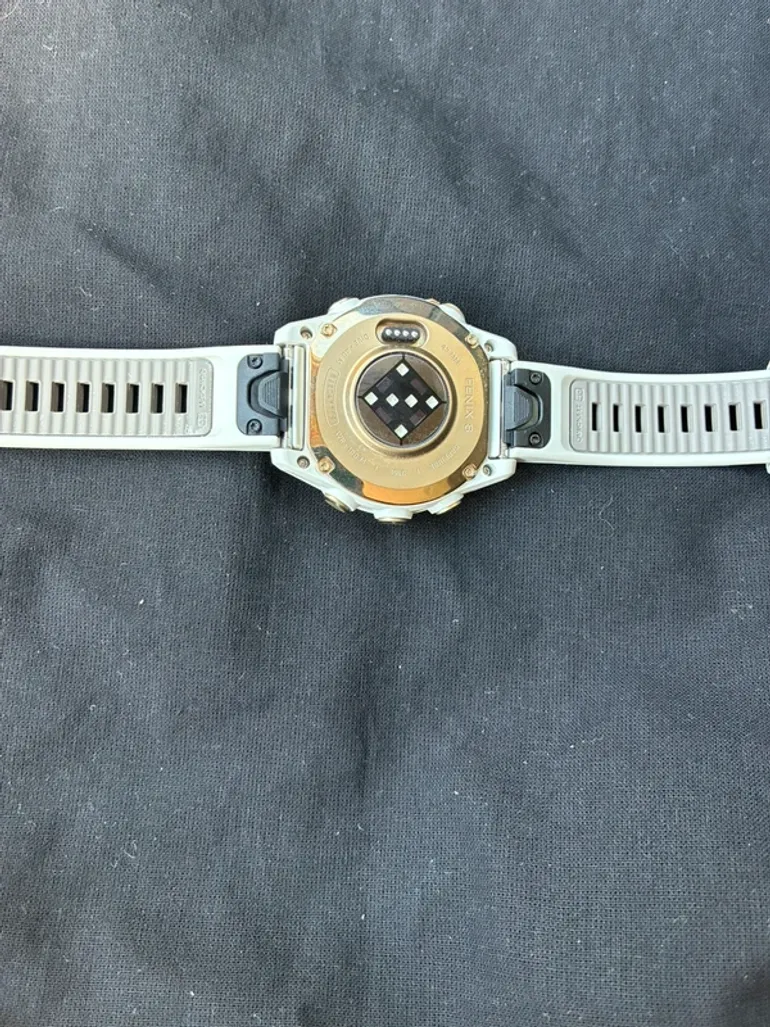 Used Garmin fenix 8 bike — image 1 of 4