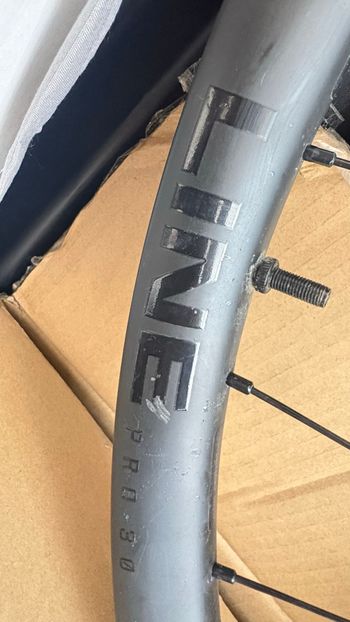 Bontrager Line Pro 30 TLR Boost 29 MTB Wheel 2025 bike d'occasion