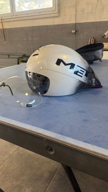 Used MET Drone II Wide Body Helmet 2025 bike