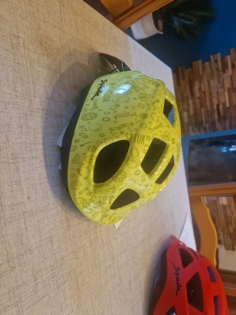 Used Spiuk Kids Led bike — image 1 of 3