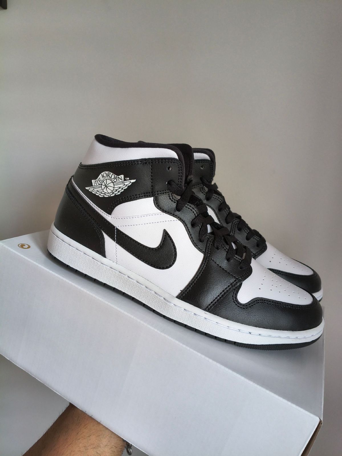 Nike Jordan 1 Mid Black/White Size 42.5 Eur | buycycle