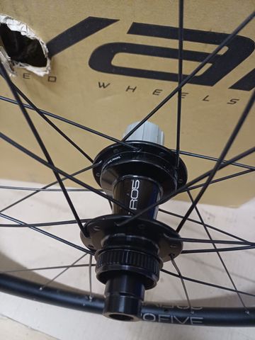 Hope 20Five Pro5 Hub 2025 bike usato — immagine 4 di 7