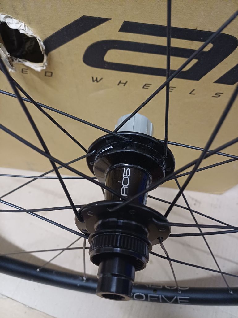 Used Hope 20Five Pro5 Hub 2025 bike — image 4 of 7