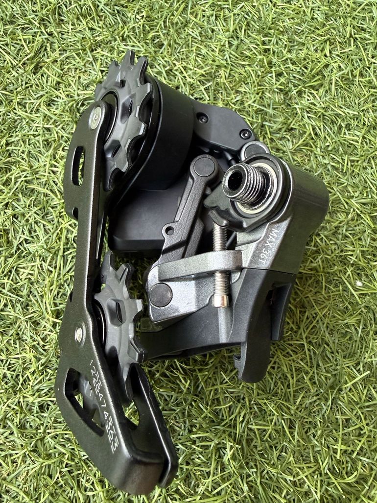 Used Sram Rival Etap Axs 12V 2026 bike — image 6 of 9