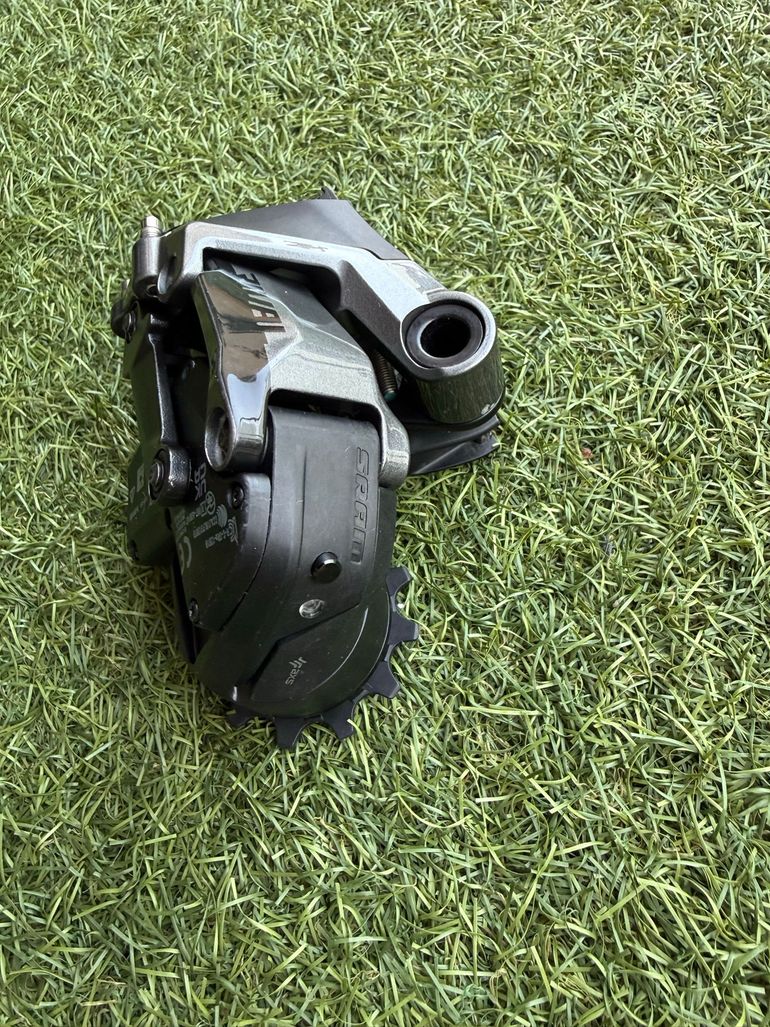 Used Sram Rival Etap Axs 12V 2026 bike — image 3 of 9