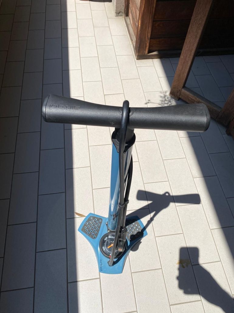 Used Specialized Air Tool MTB Pump bike — image 1 of 8