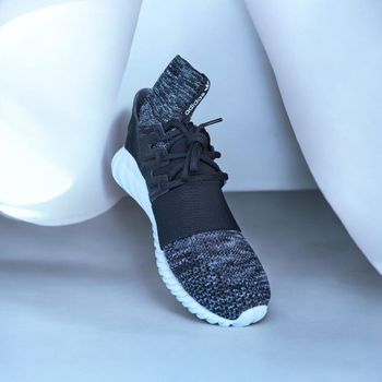 Used Adidas Tubular Doom PK Primeknit Unisex Size 42.5 EU bike — image 5 of 9
