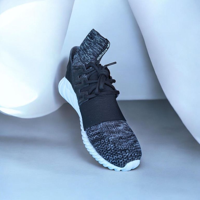 Used Adidas Tubular Doom PK Primeknit Unisex Size 42.5 EU bike — image 5 of 9