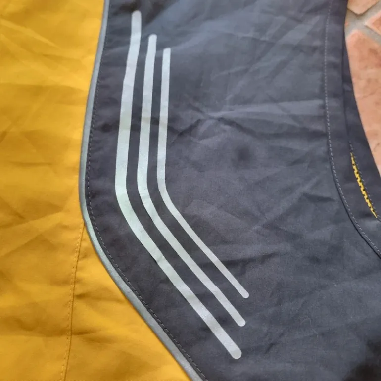 Used Adidas Gilet Vintage giallo bike — image 3 of 7