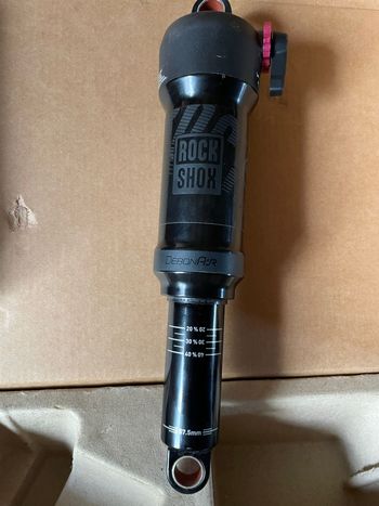 Used RockShox Deluxe select + 2022 bike