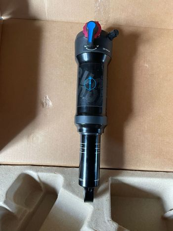 Used RockShox Deluxe select + 2022 bike — image 2 of 3