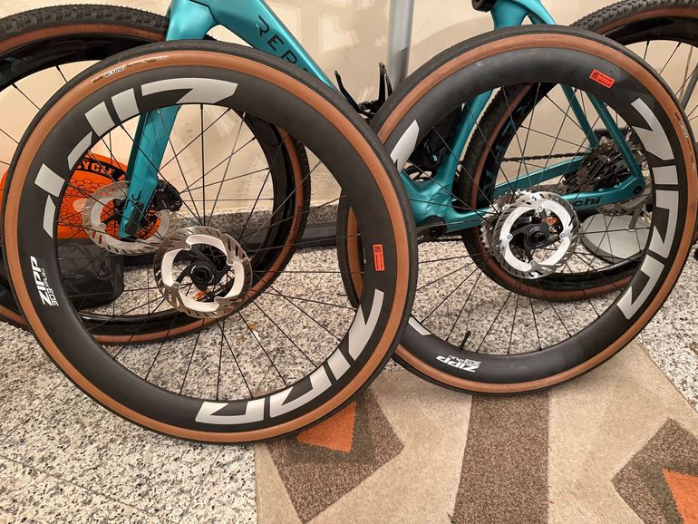 Używany Zipp 303 XPLRS 2026 bike — zdjęcie 4 z 7