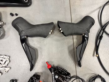 Used Shimano 105 R7150 Di2 2026 bike — image 5 of 11