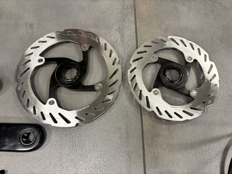 Used Shimano 105 R7150 Di2 2026 bike — image 9 of 11