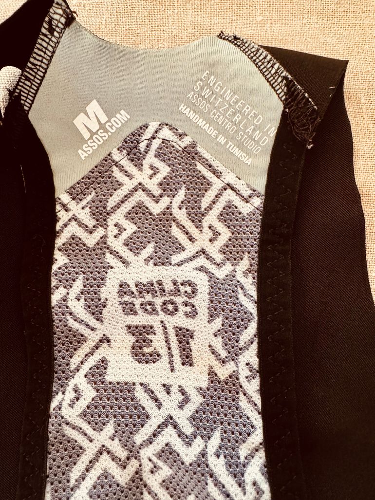 Used Assos Mille GT Bib Shorts M bike — image 6 of 6