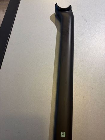 Used Bianchi Specialissima Seatpost Carbon 20mm Offset RC 2026 bike — image 2 of 3