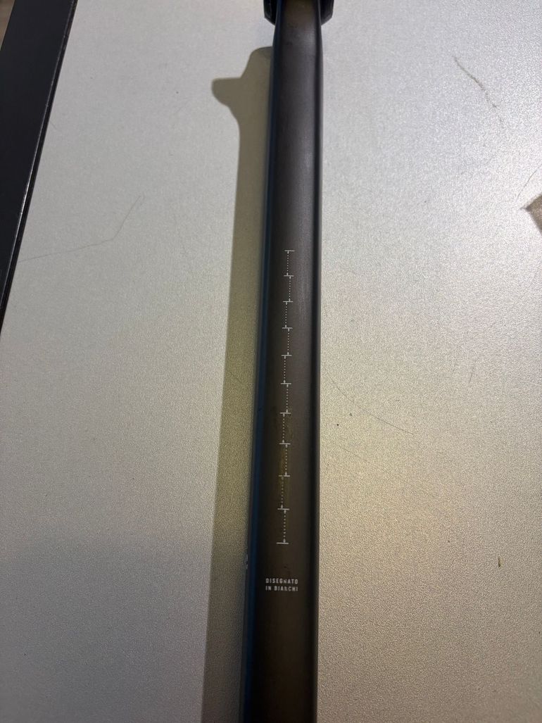 Used Bianchi Specialissima Seatpost Carbon 20mm Offset RC 2026 bike — image 3 of 3