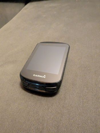 Used Garmin Edge 830 – Parfait état – Coque silicone incluse 2023 bike — image 2 of 6