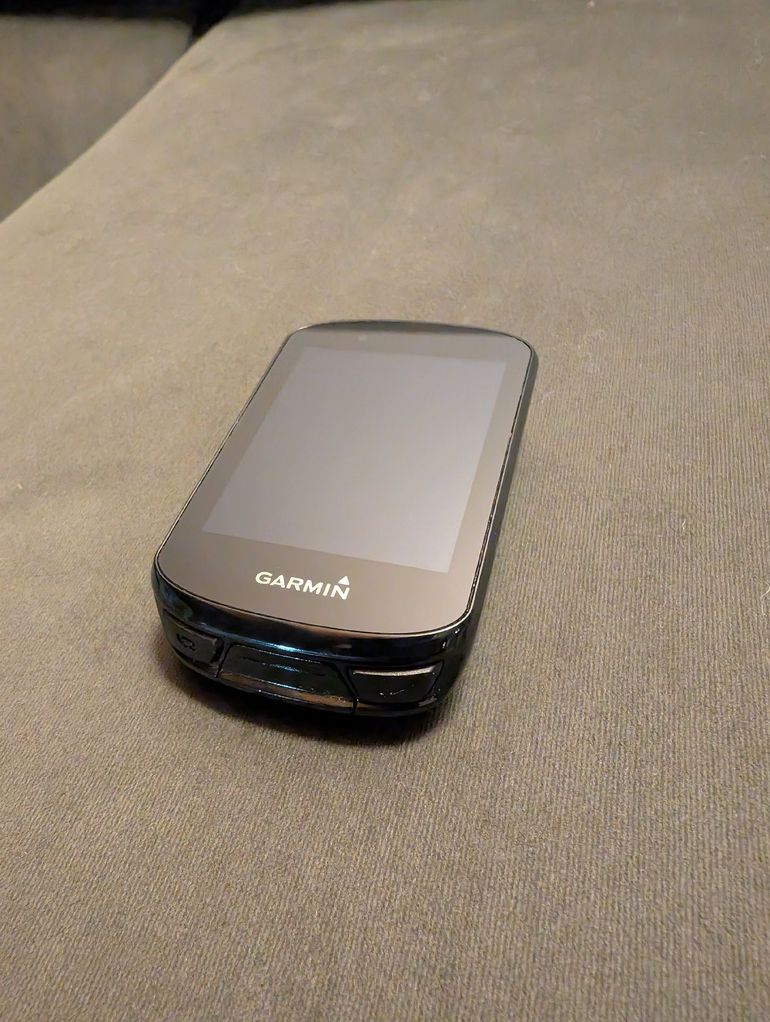 Used Garmin Edge 830 – Parfait état – Coque silicone incluse 2023 bike — image 2 of 6