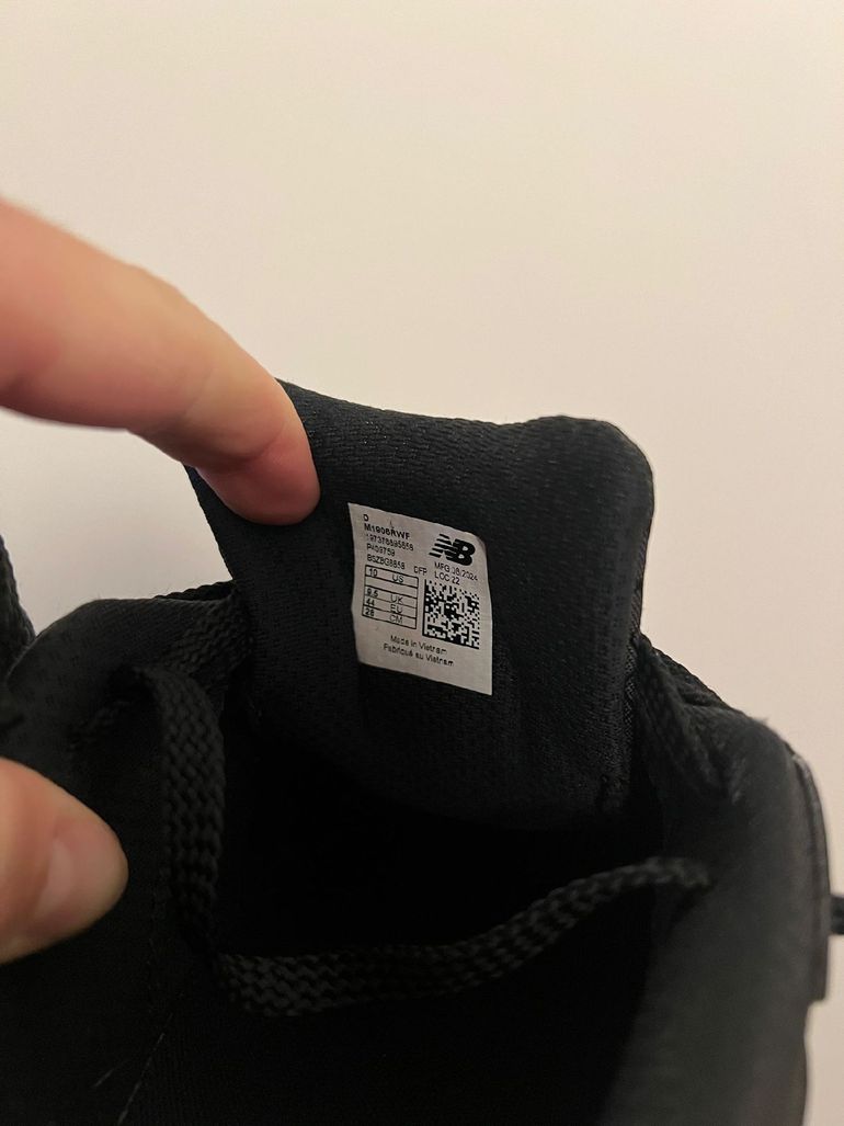 Used Asics running shoes bike — image 4 of 5