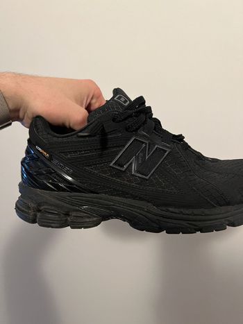 Used Asics running shoes bike — image 2 of 5