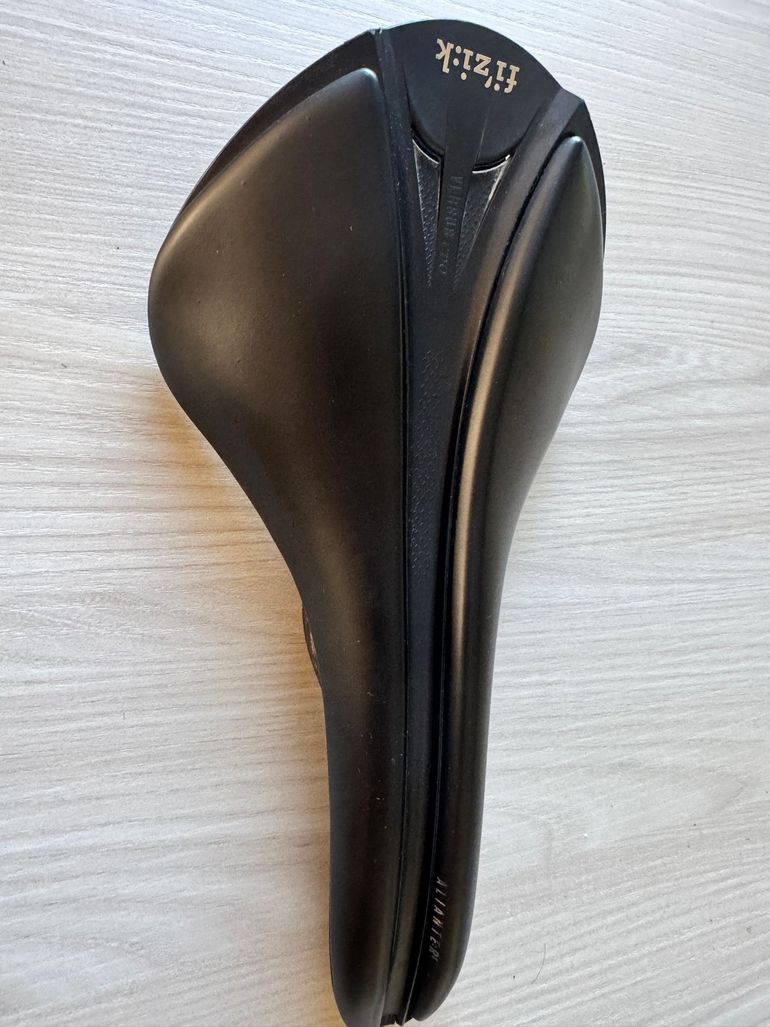 Used Fizik Antares R1 Versus Evo Carbon bike — image 2 of 3