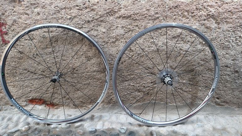 Used Shimano Ultegra Wheels bike — image 1 of 2