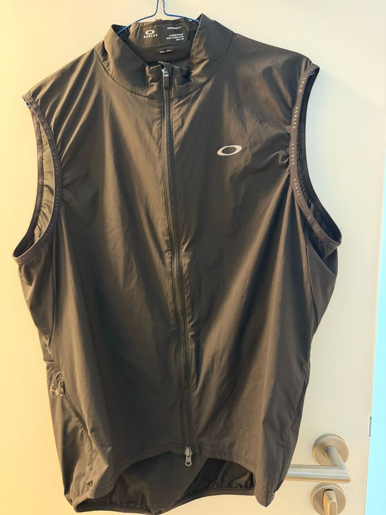 Używany Oakley Endurance Vest bike — zdjęcie 1 z 4
