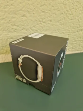 Used Garmin Venu 2S bike — image 2 of 4