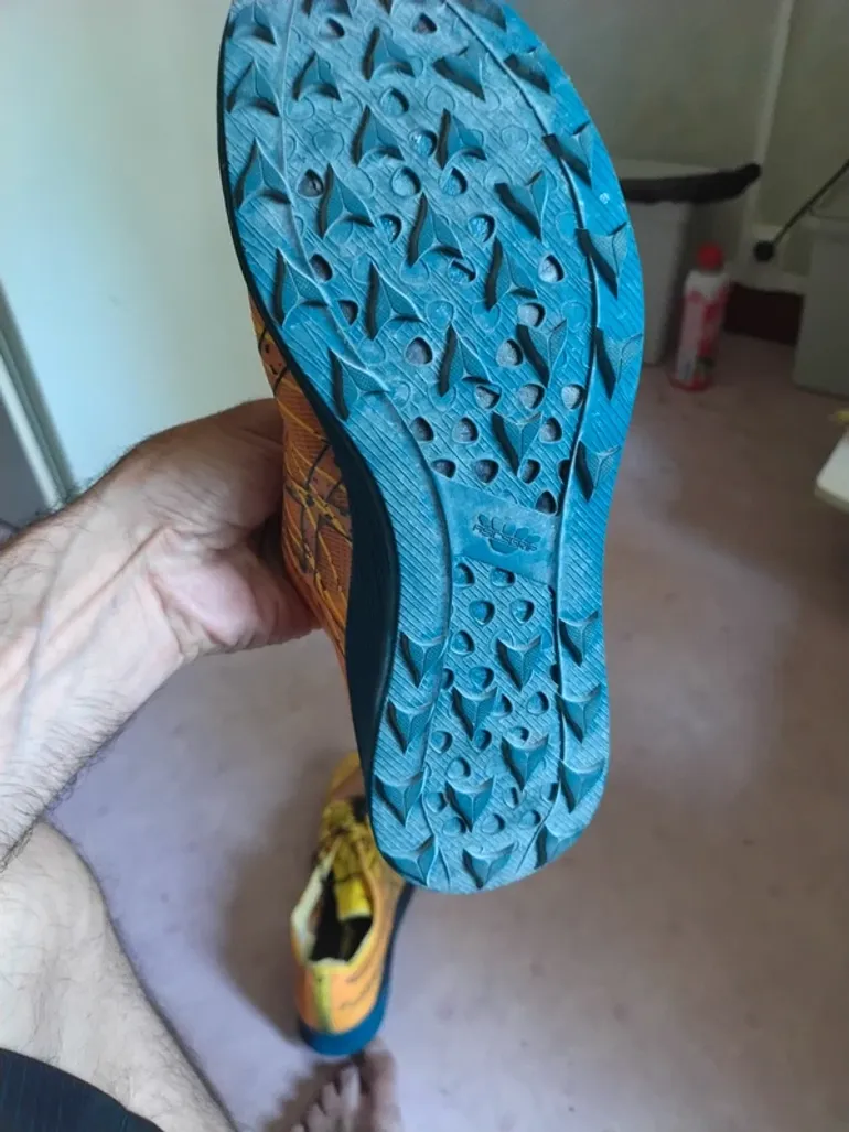 Używany Asics Fuji Speed bike — zdjęcie 5 z 15