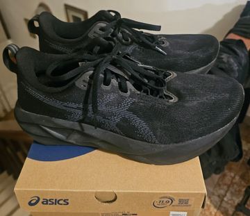 Used Asics Novablast 5 bike — image 4 of 8
