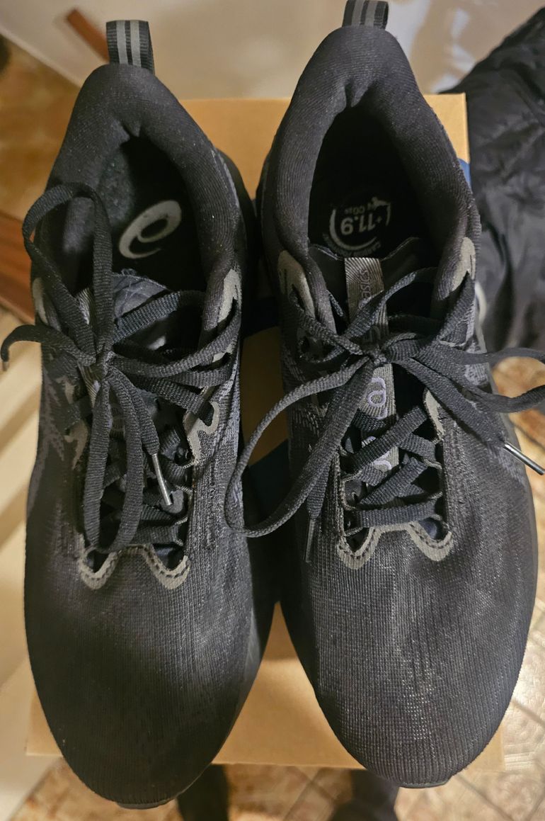 Used Asics Novablast 5 bike — image 3 of 8