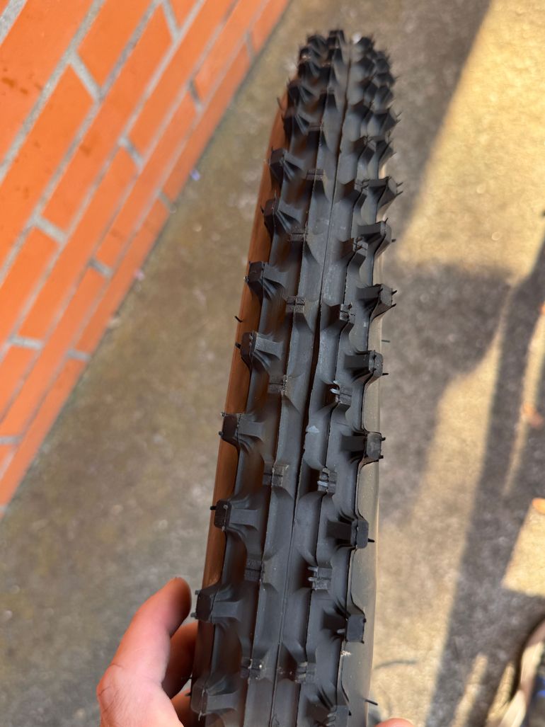 Used Maxxis WetScream 27.5x2.5 Super Tacky bike — image 3 of 6