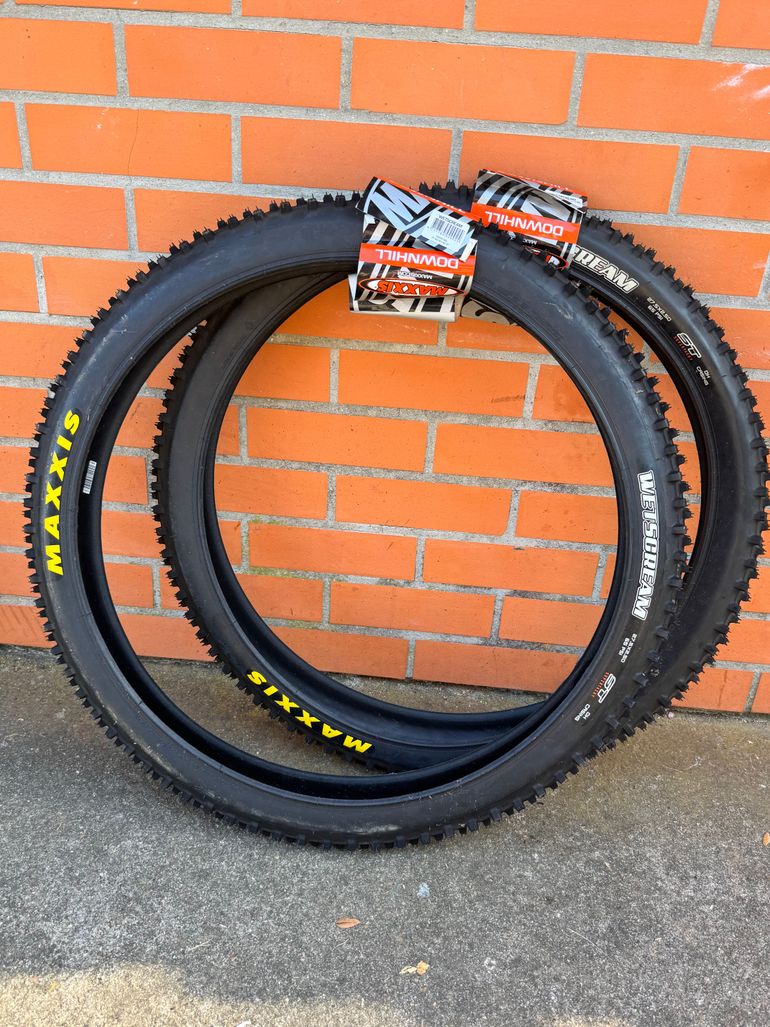 Used Maxxis WetScream 27.5x2.5 Super Tacky bike — image 1 of 6