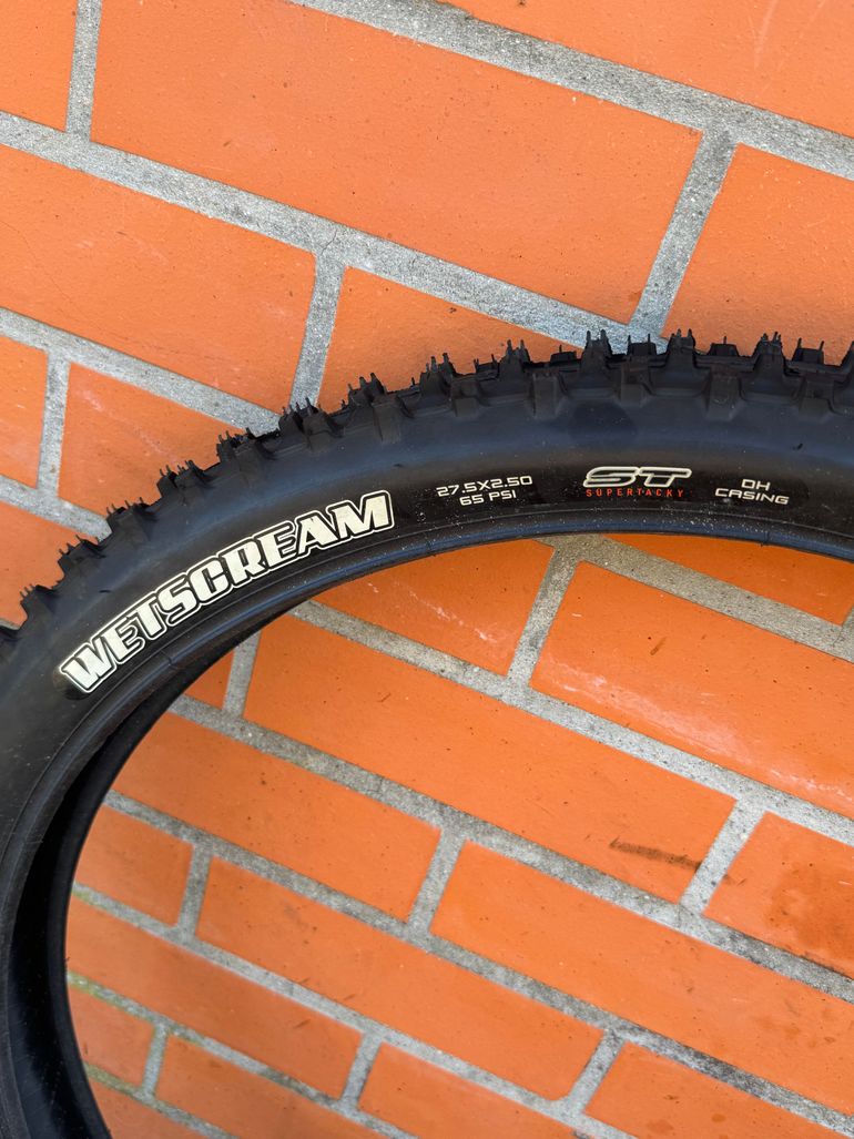 Used Maxxis WetScream 27.5x2.5 Super Tacky bike — image 4 of 6