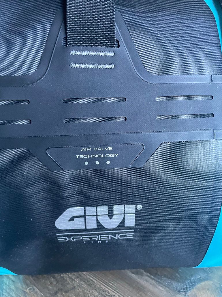 Used Givi Borsone da Bike picking 2026 bike — image 7 of 9