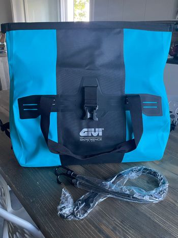 Used Givi Borsone da Bike picking 2026 bike — image 8 of 9