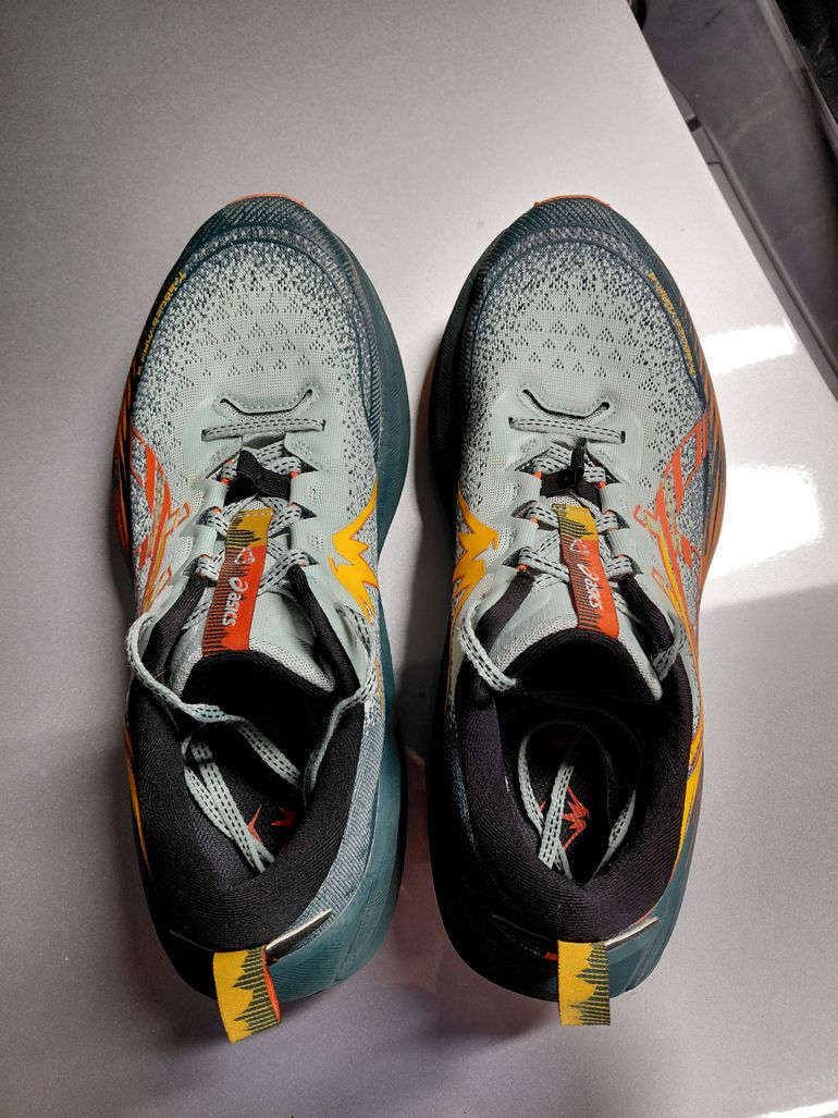 Używany Asics Trabuco Max 4 bike — zdjęcie 2 z 22