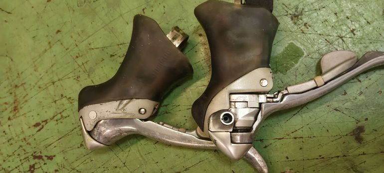 Używany Shimano Ultegra 9-speed Shifters bike — zdjęcie 3 z 4