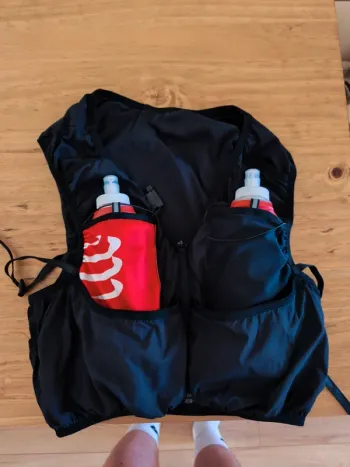 Używany Compressport Ultrun S pack bike