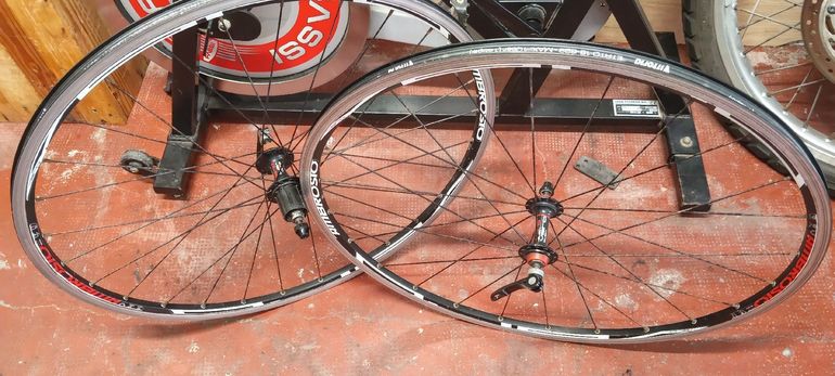 Używany Ambrosio Shimano-Compatible Rim bike — zdjęcie 1 z 9