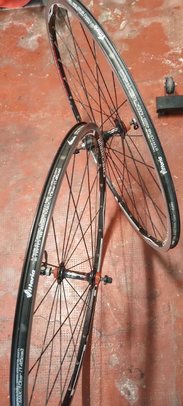 Używany Ambrosio Shimano-Compatible Rim bike — zdjęcie 7 z 9