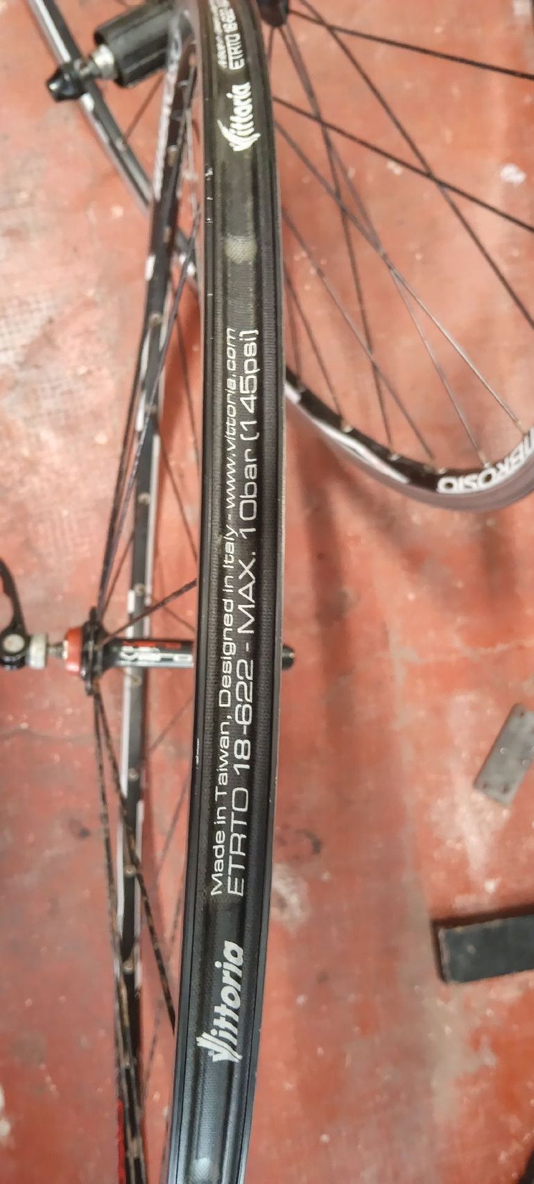 Używany Ambrosio Shimano-Compatible Rim bike — zdjęcie 5 z 9