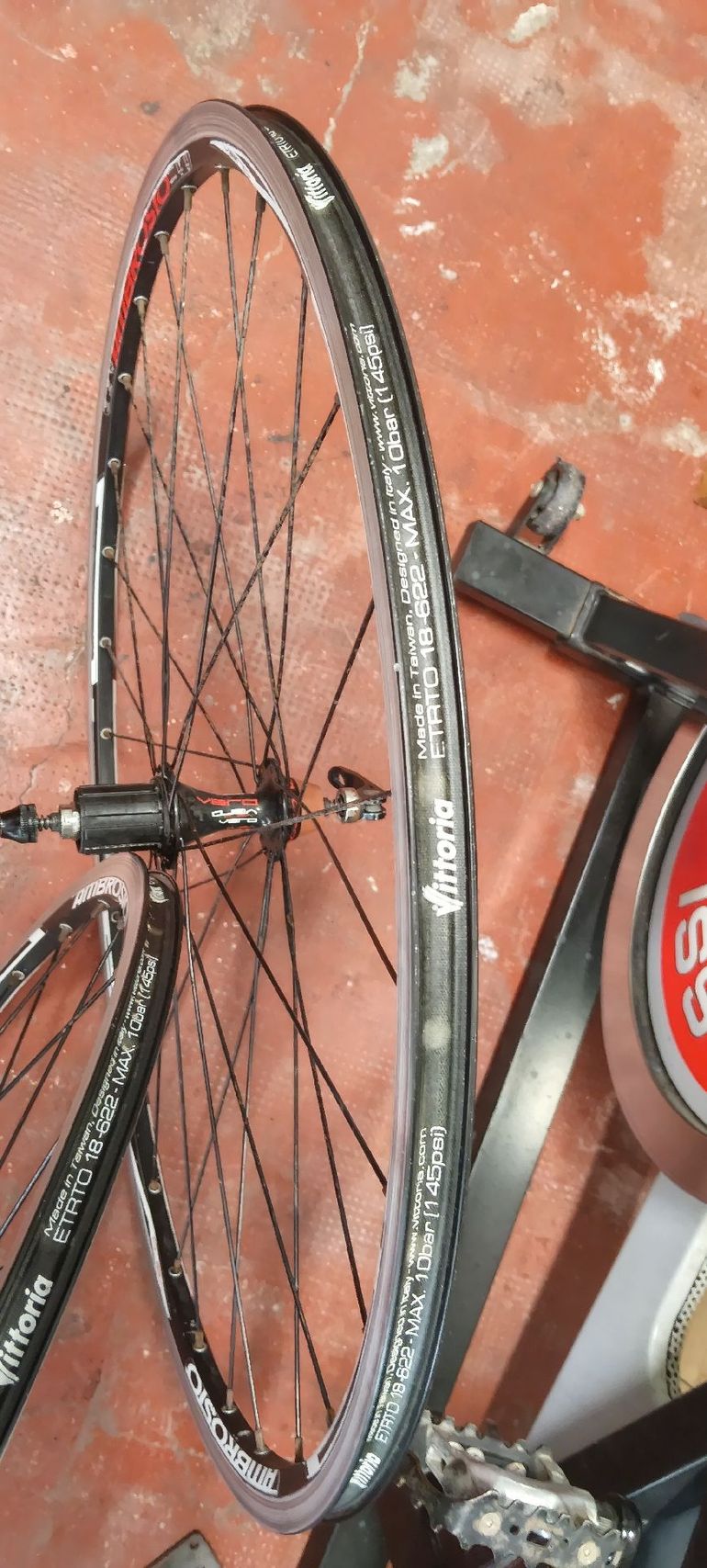 Używany Ambrosio Shimano-Compatible Rim bike — zdjęcie 4 z 9