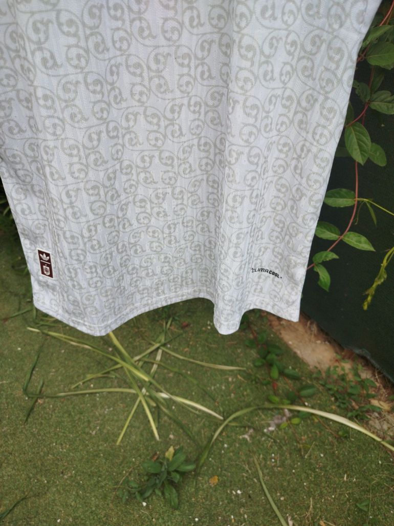 Used Adidas Maillot de l'Espagne 2026 bike — image 3 of 7