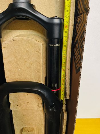 Używany RockShox Yari 27.5 Fork 2024 bike — zdjęcie 5 z 5